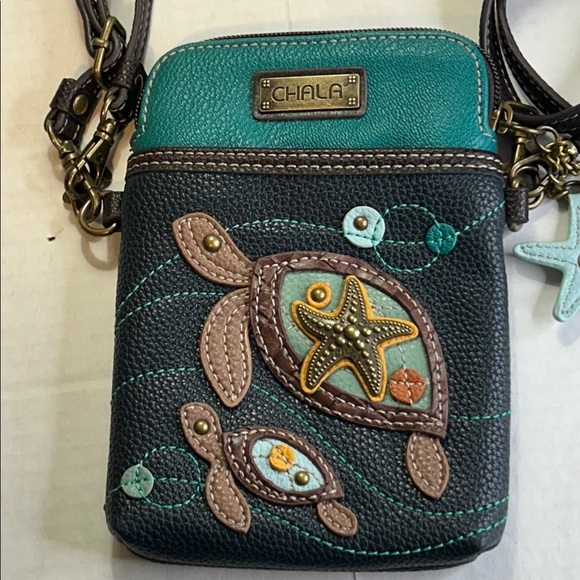 CHALA VEGAN GREEN/BLACK SEA TURTLES CONVERTIBLE POUCH CROSSBODY HANDBAG - Picture 1 of 16